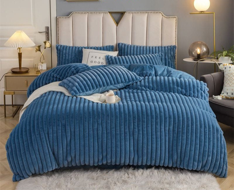 Stripped comforter