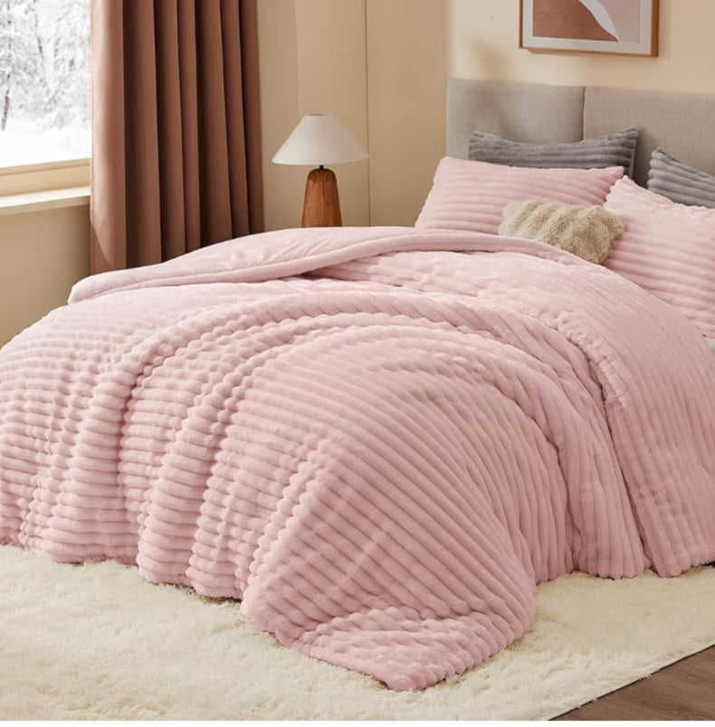 Stripped comforter