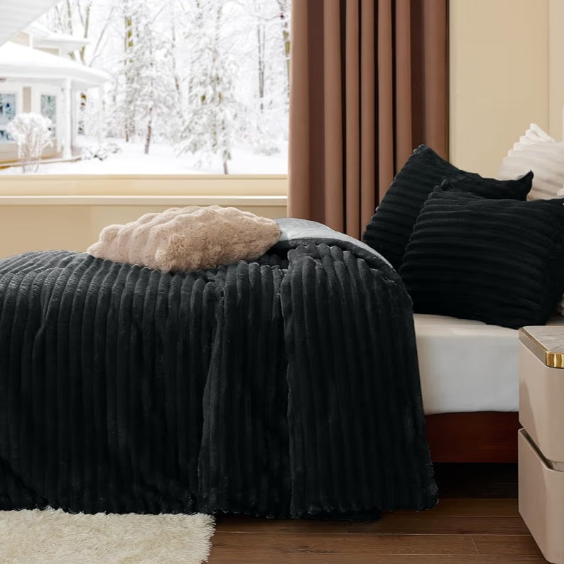 Stripped comforter